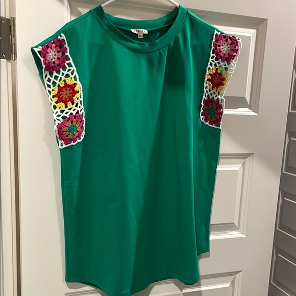 JODIFL Tops - JODIFL Green Blouse with Elegant Design